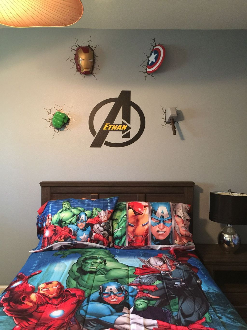 Superheroes Bedroom Decor
 Marvel Bedroom Decorating Ideas 1