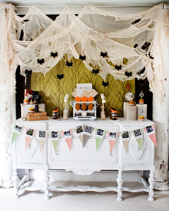 Table Decorating Ideas For Halloween Party
 Orsa Maggiore Vintage VINTAGE HOLIDAYS Retro Halloween Shabby Chic Thanksgiving