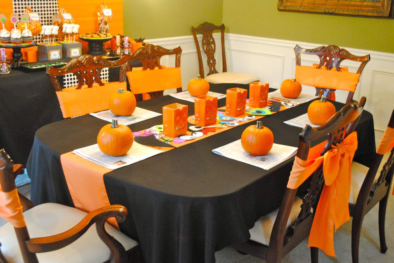 Table Decorating Ideas For Halloween Party
 Halloween Party Decoration Ideas 2017 Time To Enjoy By Giving Spooky Party Page 4