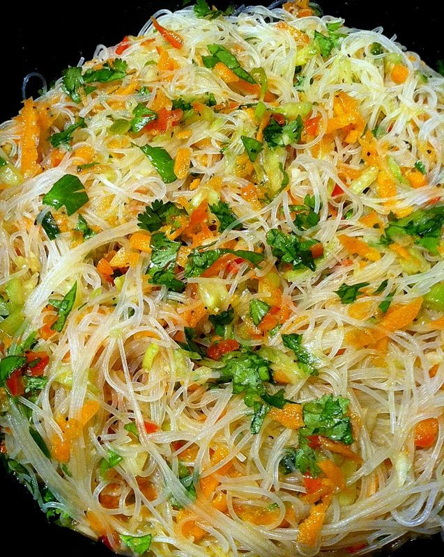 Taiwanese Rice Noodles
 Asian Ve able Salad with Rice Stick Noodles