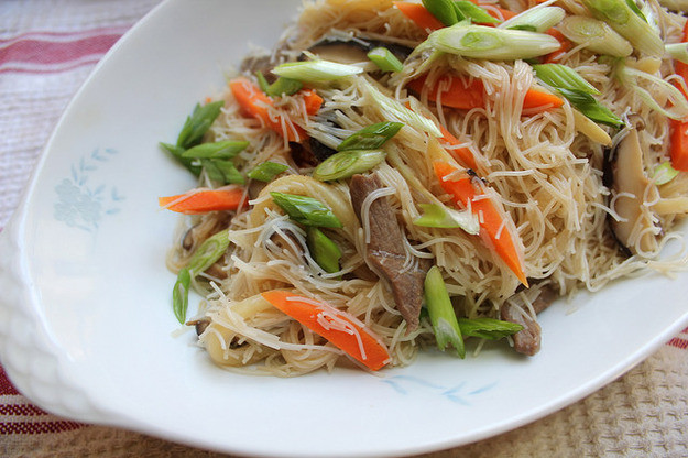 Taiwanese Rice Noodles
 Taiwanese Pan Fried Rice Noodles Recipe