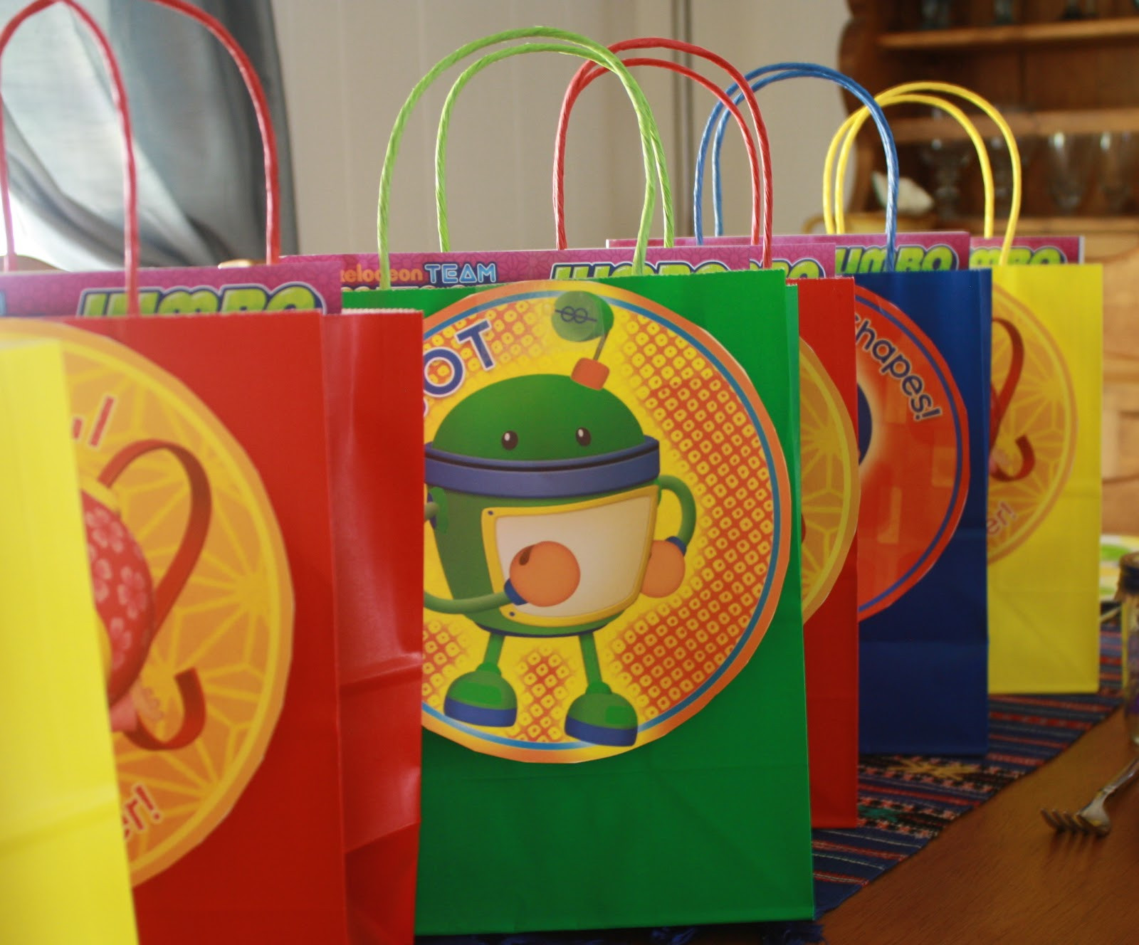 Team Umizoomi Birthday Party
 Life with the Mozas Happy 5th Birthday Tablescape