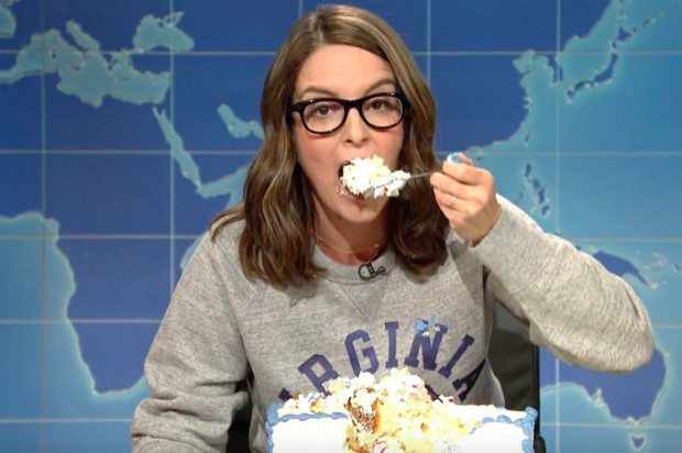 Tina Fey Sheet Cake Video
 Tina Fey returns to SNL to destroy Trump while devouring a