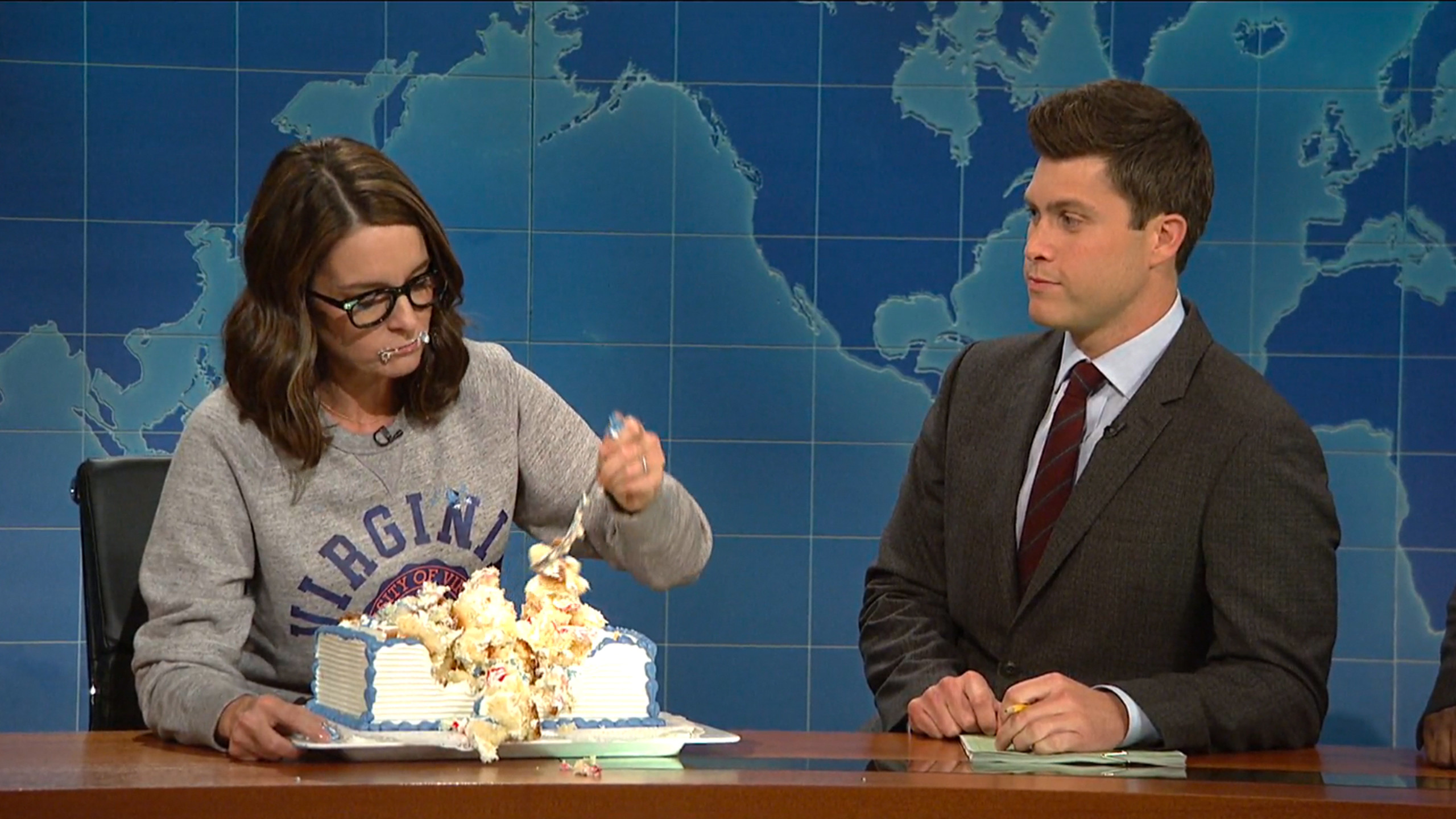 Tina Fey Sheet Cake Video
 Tina Fey’s ‘Eat Cake’ Strategy After Charlottesville Is