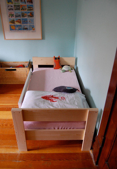 Toddler Bed DIY
 10 Cool DIY Kids Beds