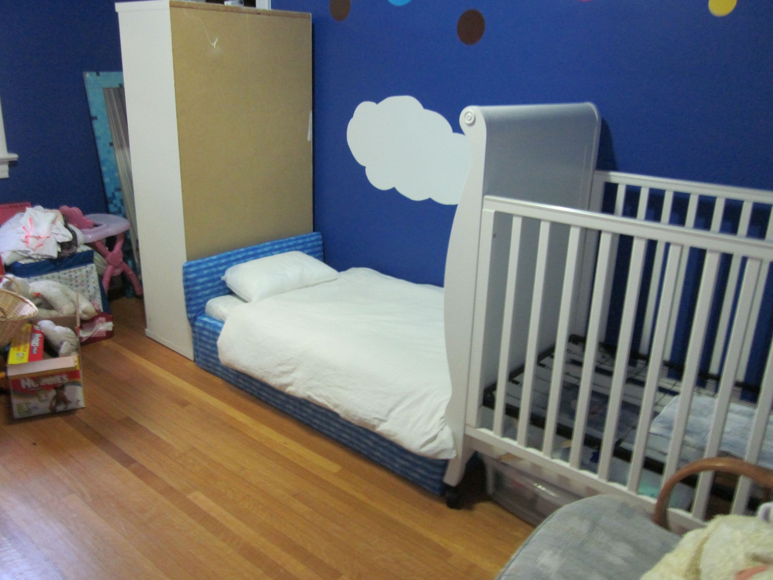 Toddler Bed DIY
 DIY Toddler bed tutorial