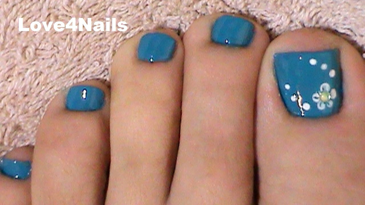 Toe Nail Art Easy
 Fast & Easy Blue Toe Nail Art