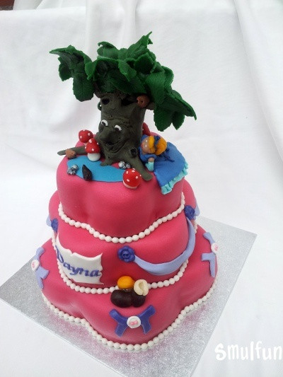 Tom Thumb Birthday Cakes
 53 best images about Sprookjesboom taarten on Pinterest