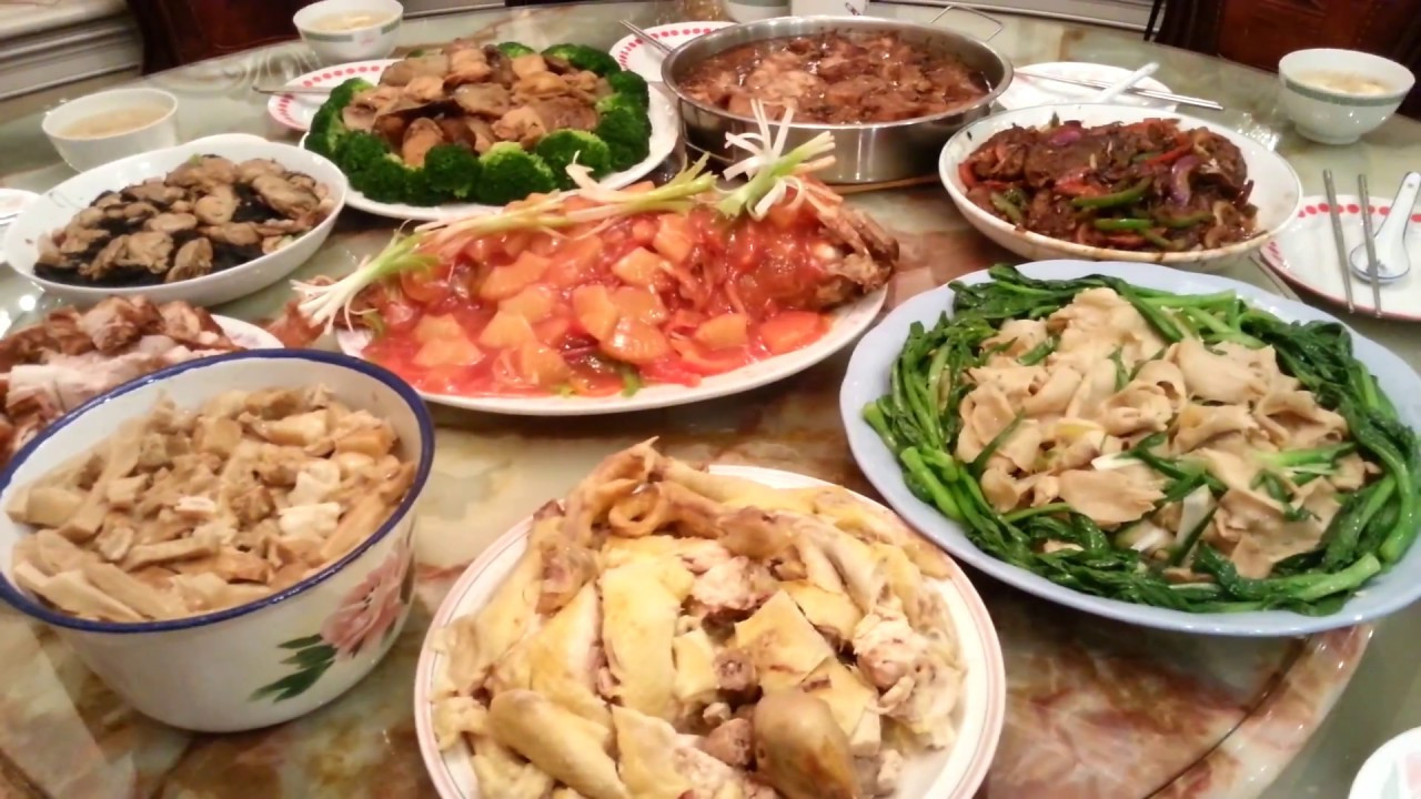 Traditional New Year'S Dinner
 traditional chinese new year dinner samsung video