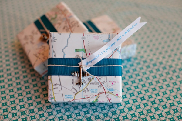 Travel Themed Wedding Favors
 Let s Fly Away To her Travel Theme Wedding Ideas