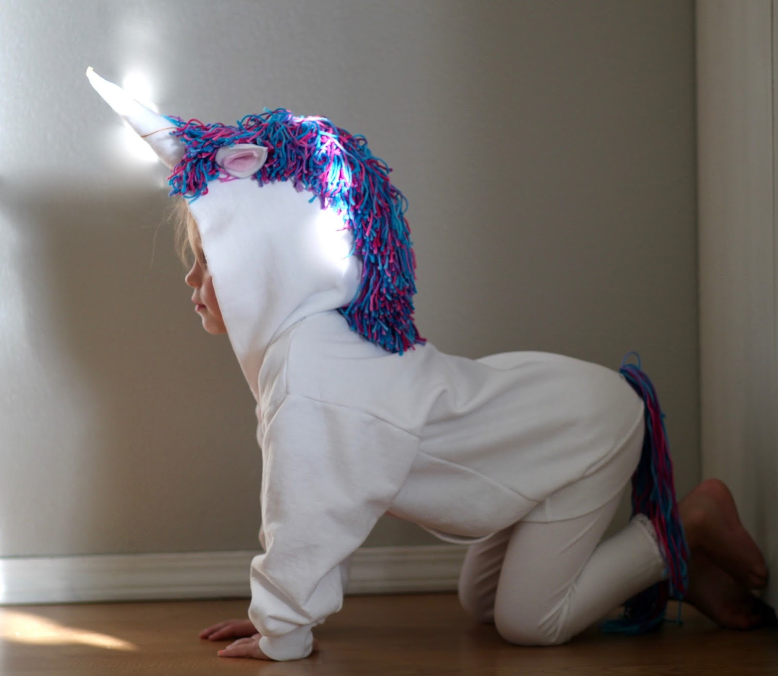 Unicorn DIY Costume
 watch out for the woestmans No Sew Unicorn Costume DIY