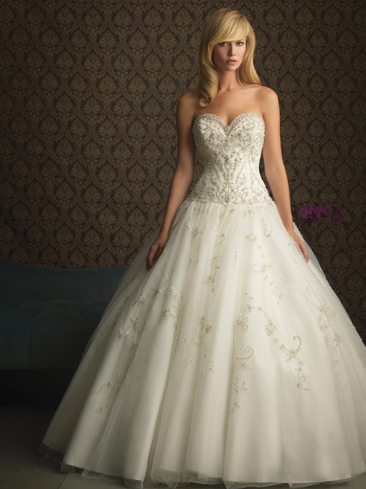 Unique Wedding Gowns With Color
 20 Unique Wedding Dresses For Bolder Bride Feed Inspiration
