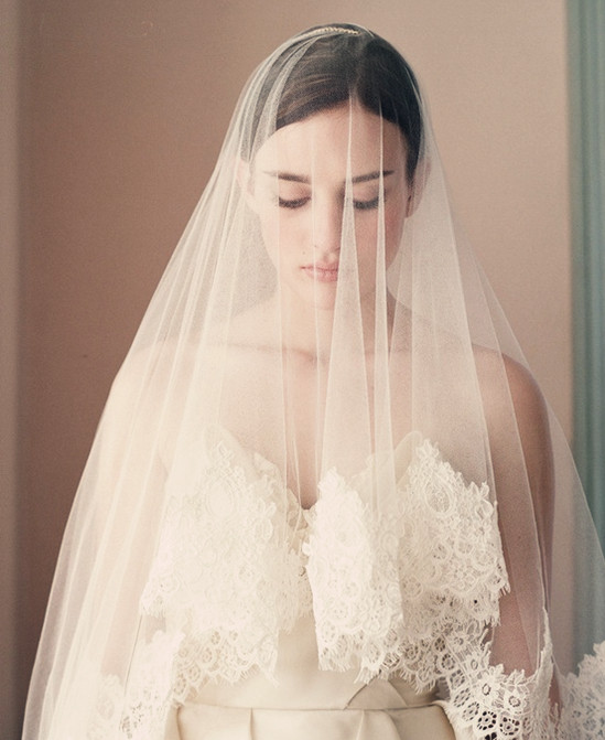 Used Wedding Veils
 Wedding Gown Romance The Story about Enchanting Lace