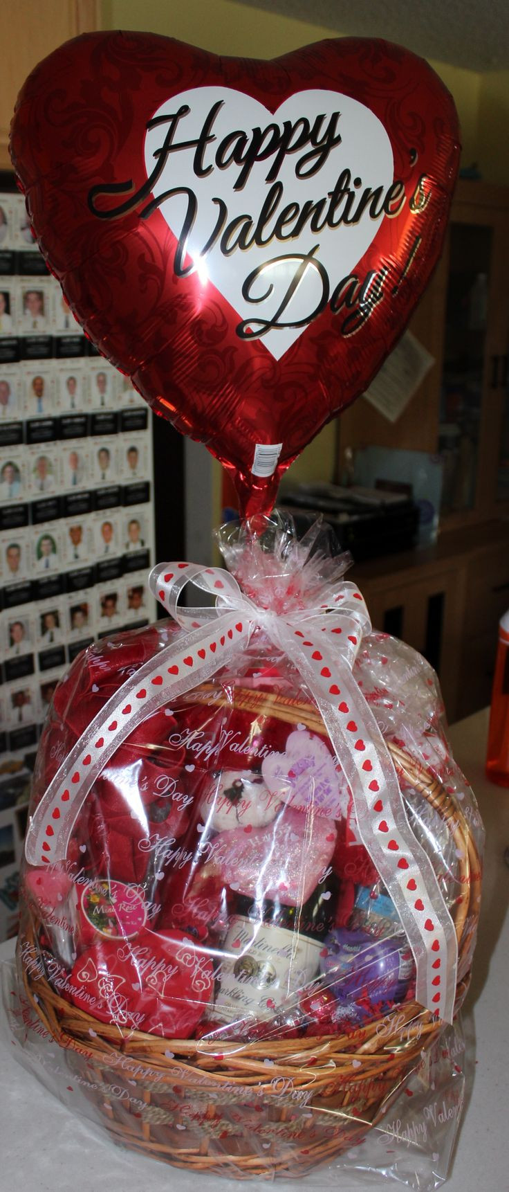 Valentine Candy Gift Ideas
 Best 25 Valentine t baskets ideas on Pinterest