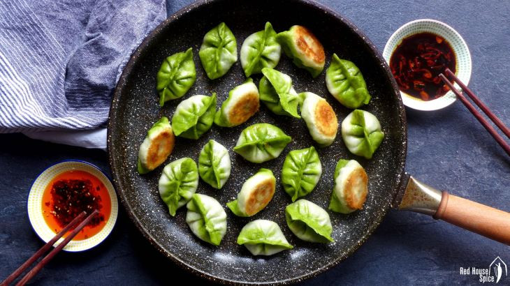 Vegetarian Dumpling Recipes
 Pan fried ve arian dumplings potstickers 素煎饺 – Red