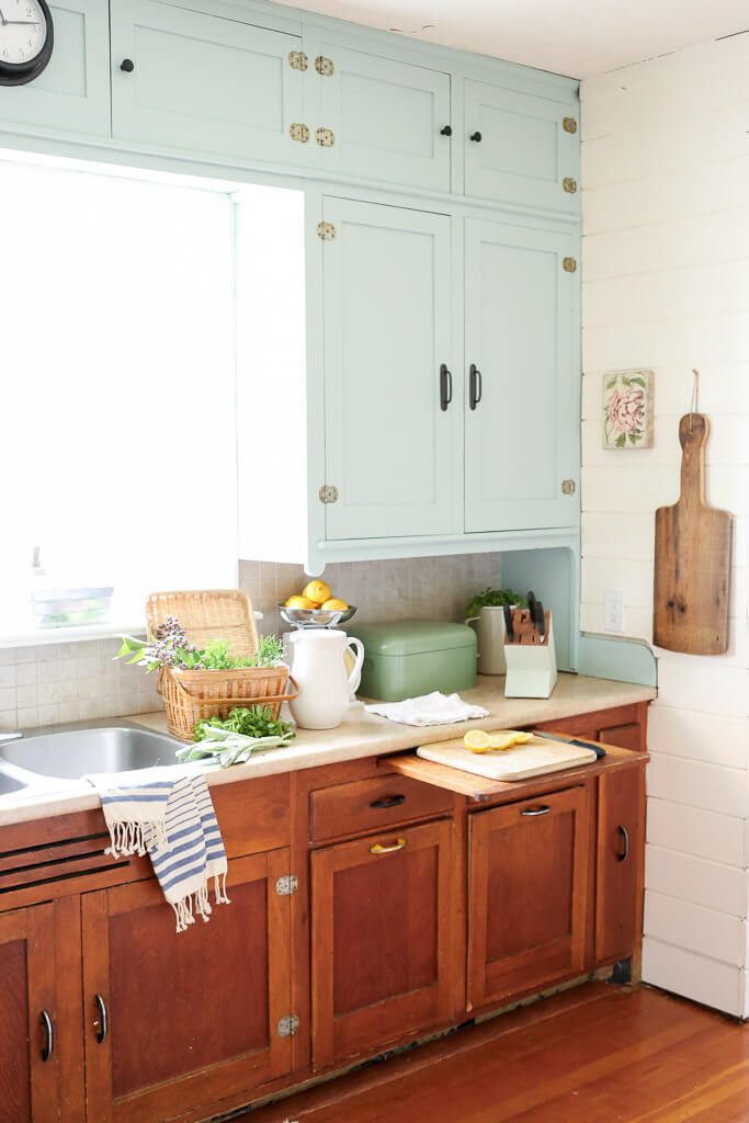 Vintage Kitchen Wall Decor
 34 Best Vintage Kitchen Decor Ideas and Designs for 2019