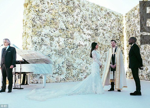 Wall Of Flowers Wedding
 Kanye West reveals Kim Kardashian s wedding dress