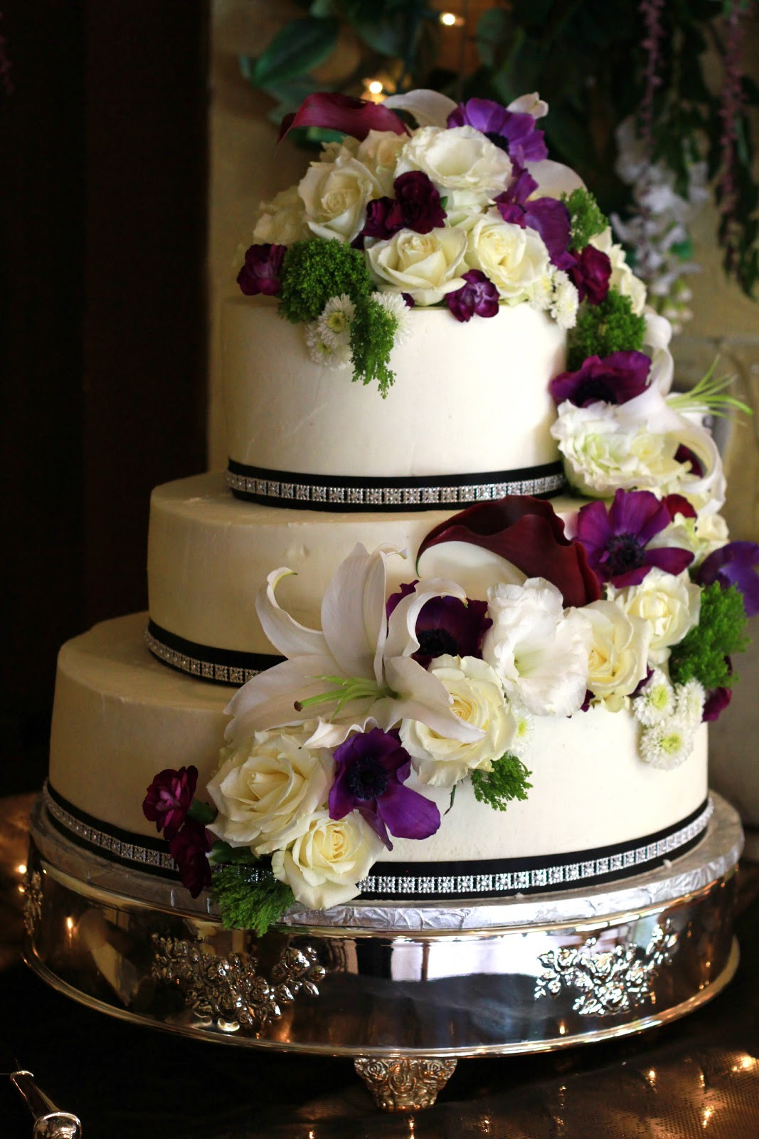 Wedding Cake Decorating Ideas
 Exquisite Cookies 3 Tier wedding cake with fresh flowers