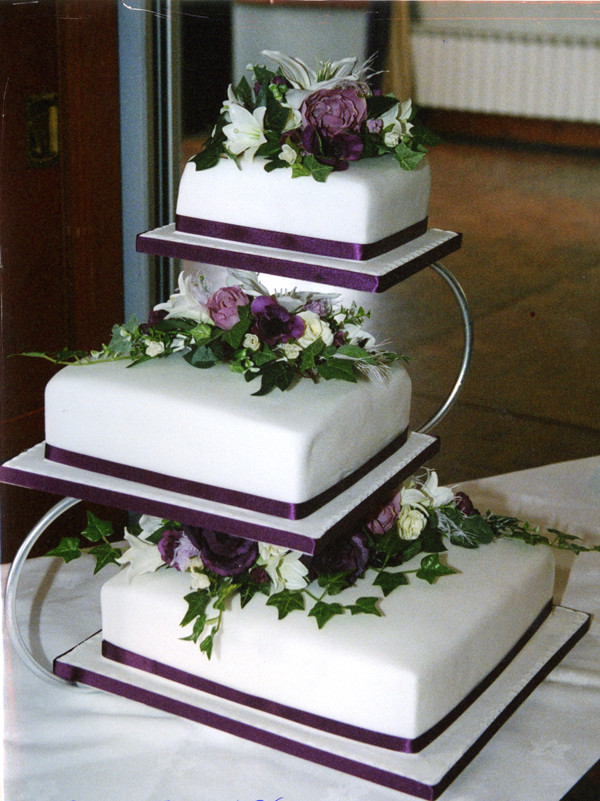 Wedding Cake Idea
 Fashion and Art Trend Elegant Wedding Cake