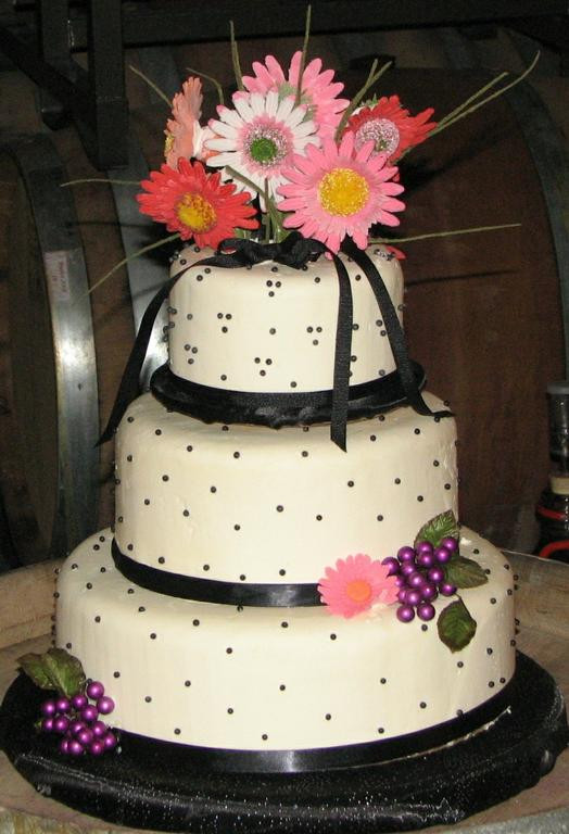Wedding Cakes Fredericksburg Va
 Cakes in Art wedding cakes serving Fredericksburg Stafford