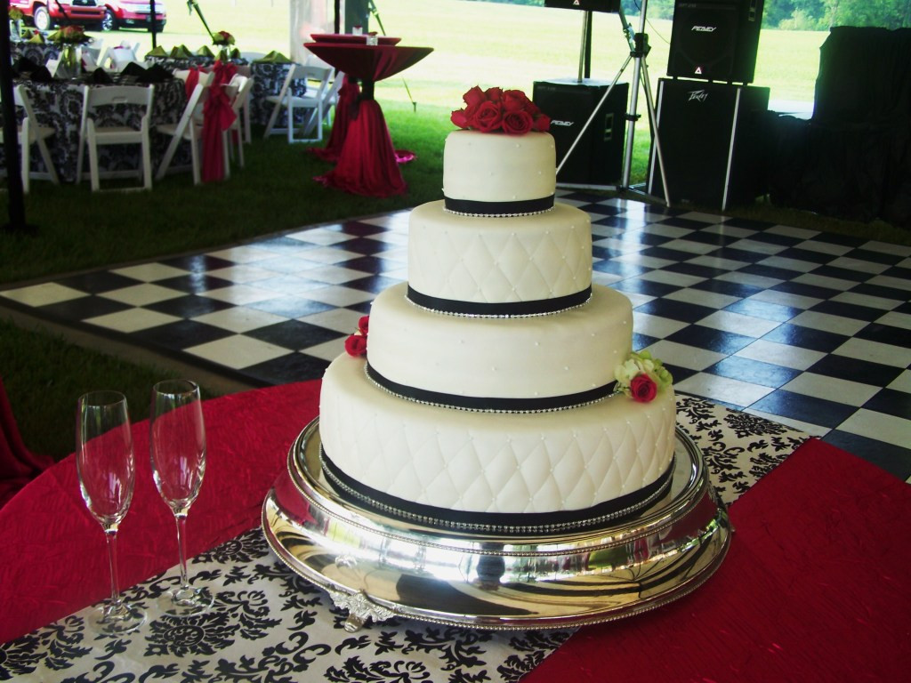 Wedding Cakes With Rhinestones
 White Black Wedding Cake with Rhinestone Border
