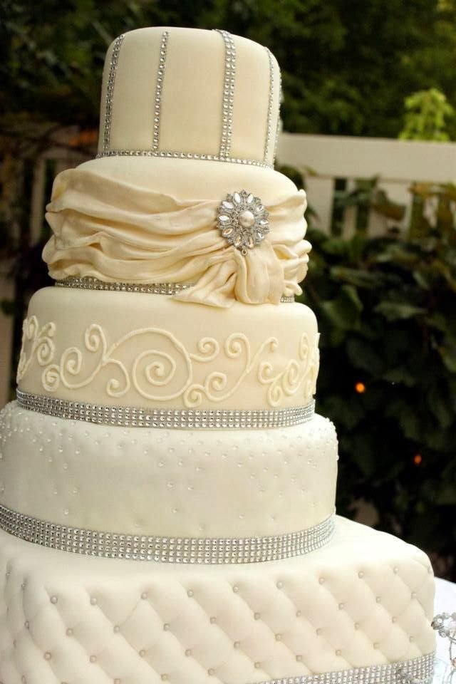 Wedding Cakes With Rhinestones
 Layers of Love Elegant Rhinestone Wedding cake