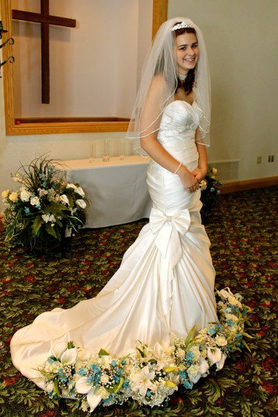 Wedding Dress DIY
 DIY wedding dress bustle