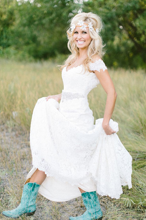 Wedding Dresses With Cowboy Boots
 45 Short Country Wedding Dress Perfect with Cowboy Boots