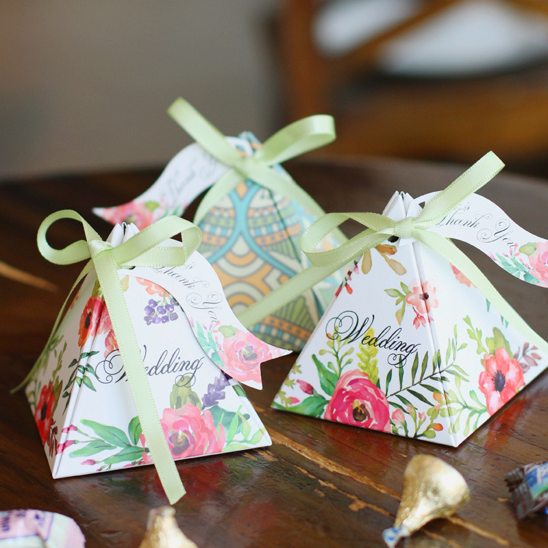 Wedding Favors Boxes
 Free shipping High quality Pyramid Candy Boxes Wedding