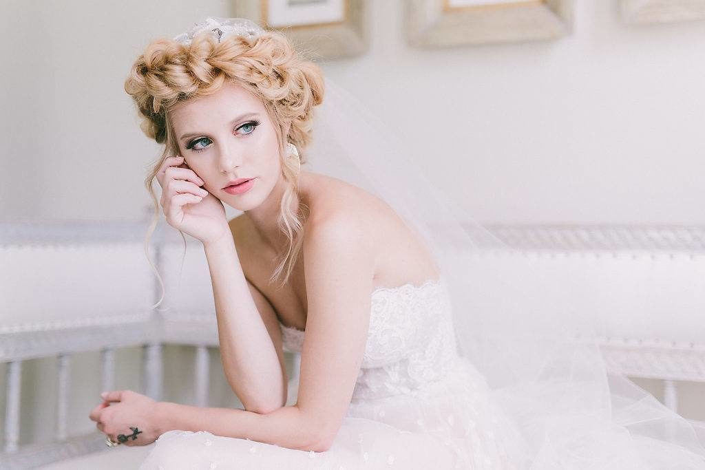 Wedding Makeup Artist Houston
 Elegant Barn Wedding Featuring Bold Red Blooms by