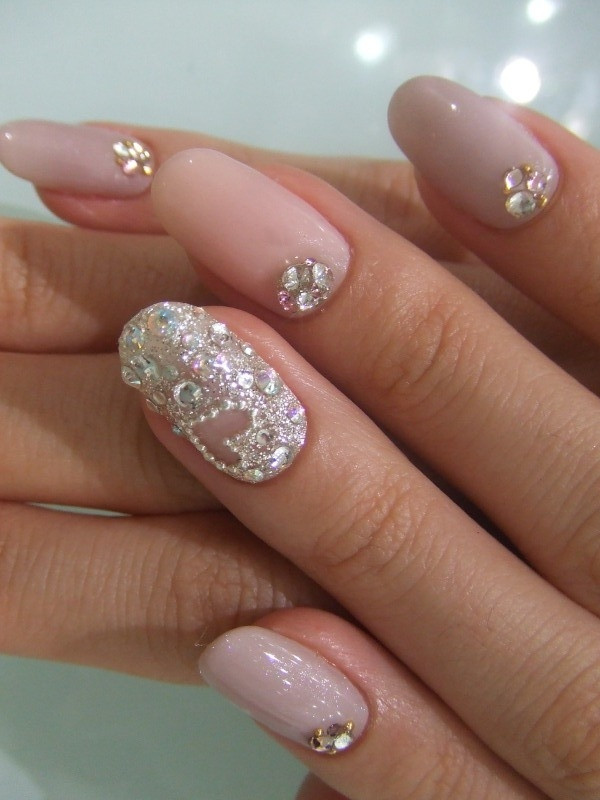 Wedding Nails With Glitter
 Sizzling Nail Art Ideas for Summer