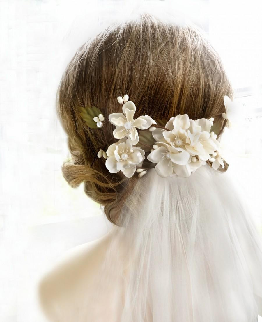 Wedding Veils With Flowers In Hair
 Bridal Hair Accessories And Veils