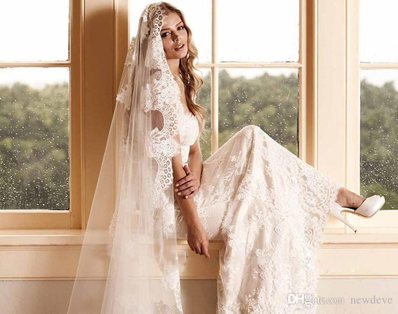 What Are Wedding Veils Made Of
 Lace Appliques Elegant Bridal Veils e Layer Chapel