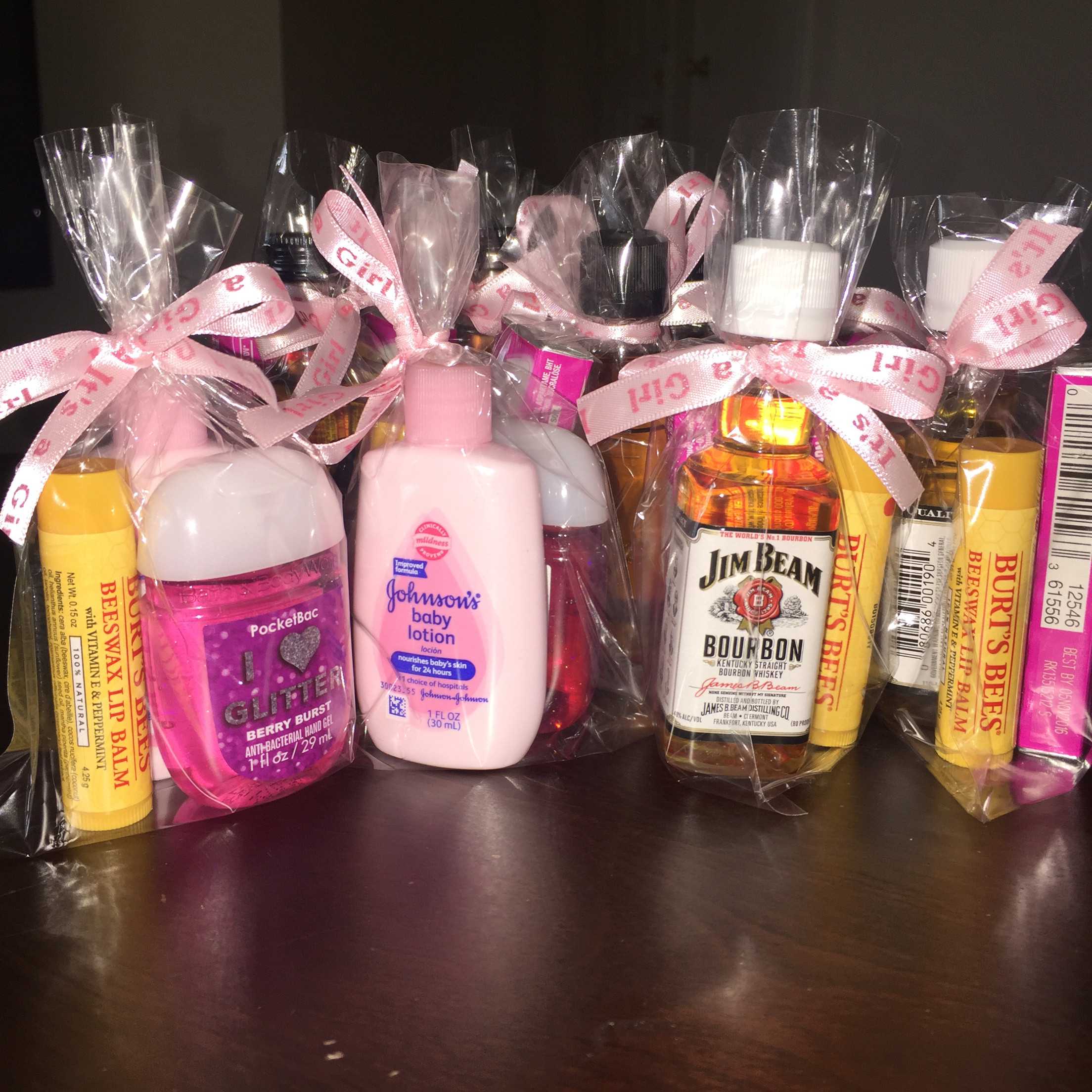 21 Best Ideas What To Put In Baby Shower Gift Bags For Guests Home 