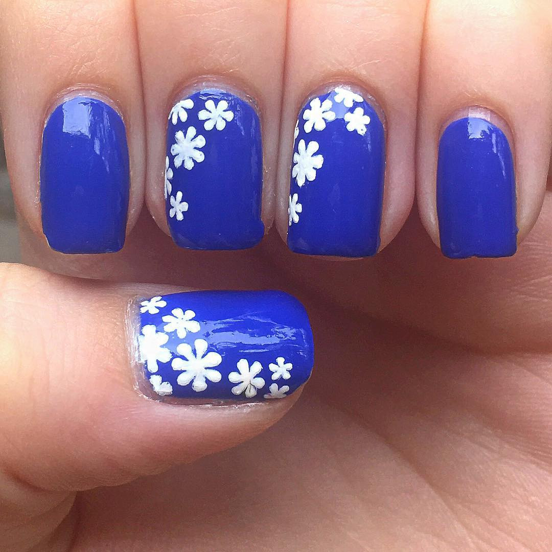 White And Blue Nail Designs
 Awesome Blue and White Nail Designs