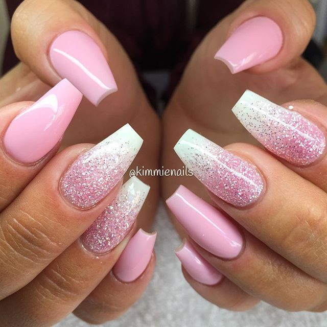 White And Glitter Nails
 47 Playful Glitter Nails That Shines From Every Angle