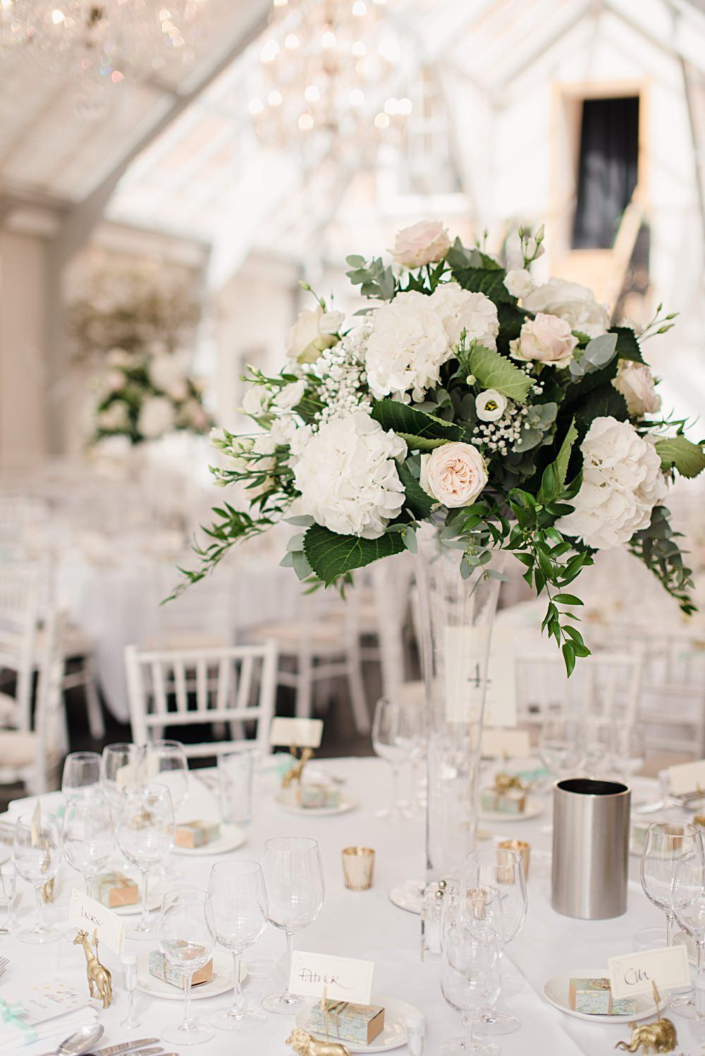 White Flower Wedding Centerpieces
 20 Truly Stunning Tall Wedding Centrepieces