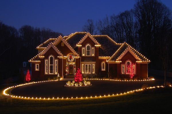 Whole House Christmas Lighting
 15 Dazzling Ideas For Lighting Your Surroundings This