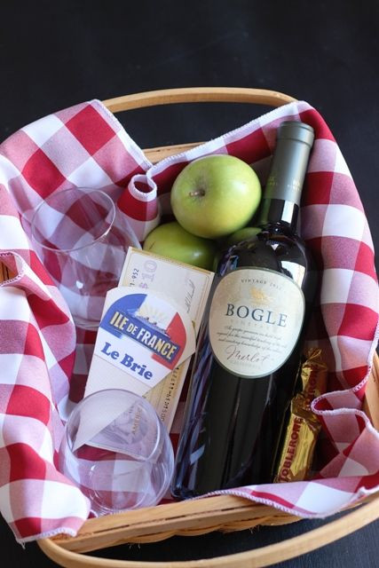 Wine And Cheese Gift Basket Ideas
 How to Make an Easy Wine & Cheese Gift Basket