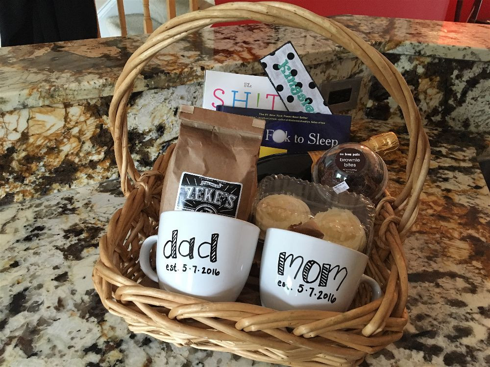 Www Ideas For A Gift For Family For New Baby
 New parents t basket Best Gift Baskets
