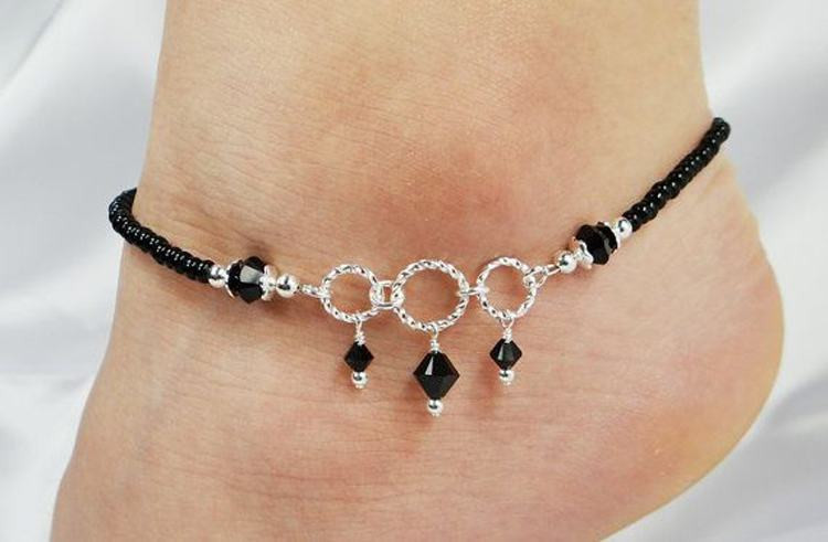 Anklet Style
 9 Different Types of Black Anklets