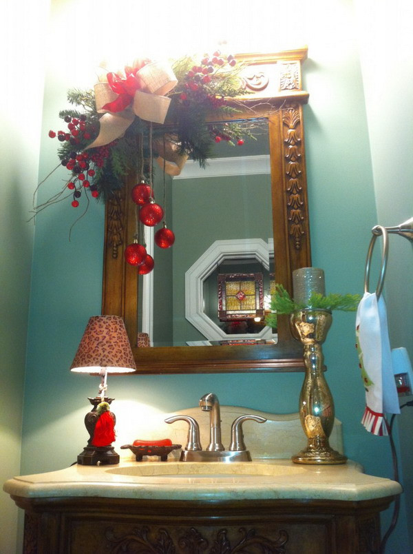 Christmas Bathroom Decor Set
 17 UNIQUE BATHROOM CHRISTMAS DECORATIONS Godfather