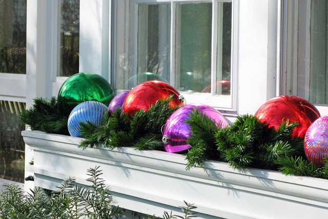 Christmas Outdoor Decor
 50 Cheap & Easy DIY Outdoor Christmas Decorations