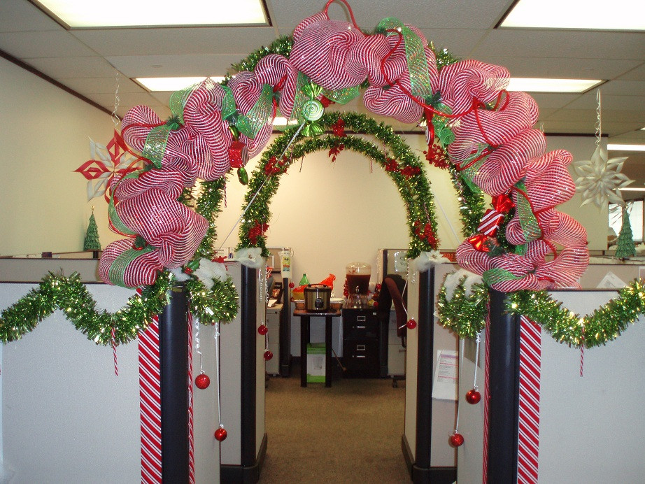 Cubicle Christmas Decorations Ideas
 Holiday Cubicle Contest