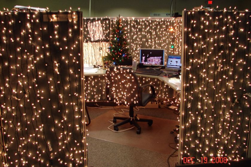 Cubicle Christmas Decorations Ideas
 8 cubicle dwellers with serious Christmas spirit