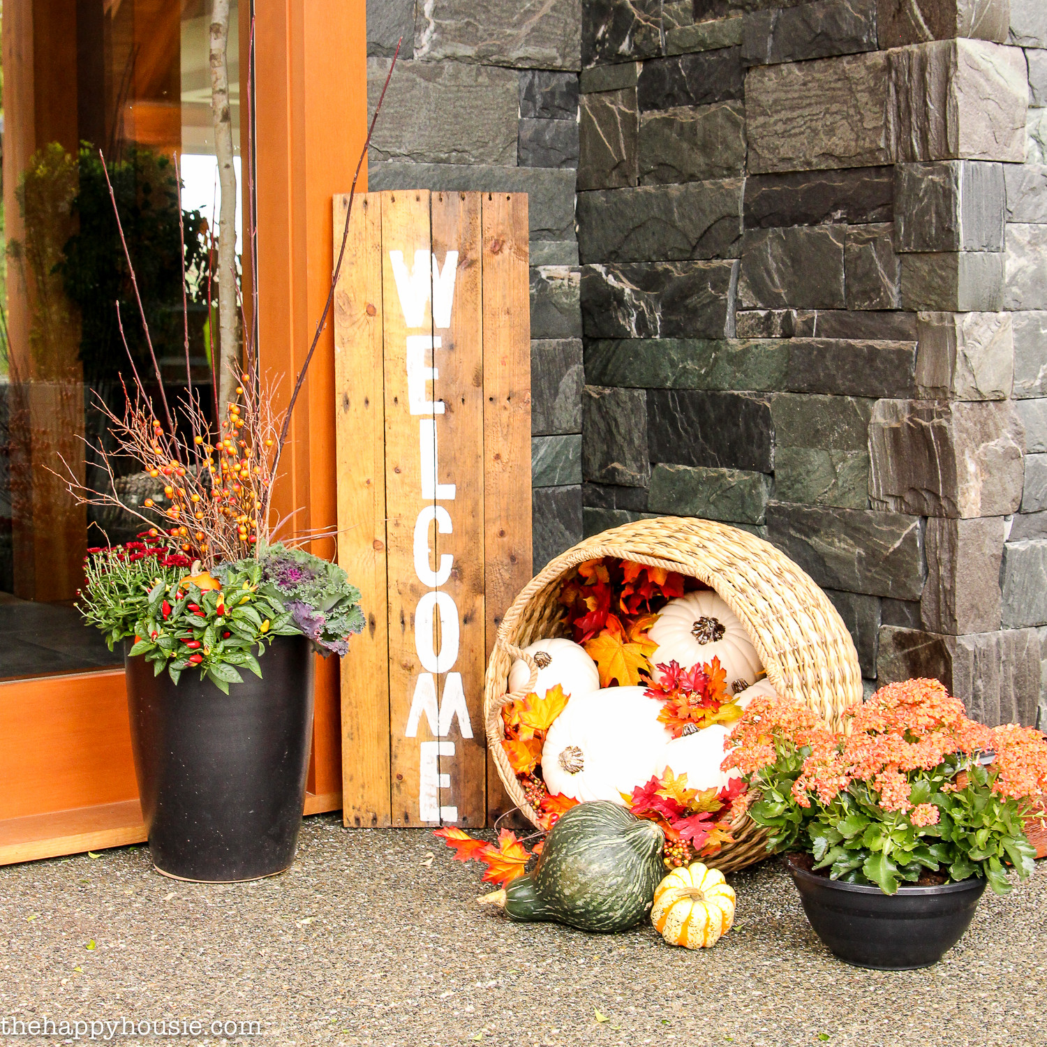 Diy Autumn Decorations
 Easy DIY Fall Front Porch Decor