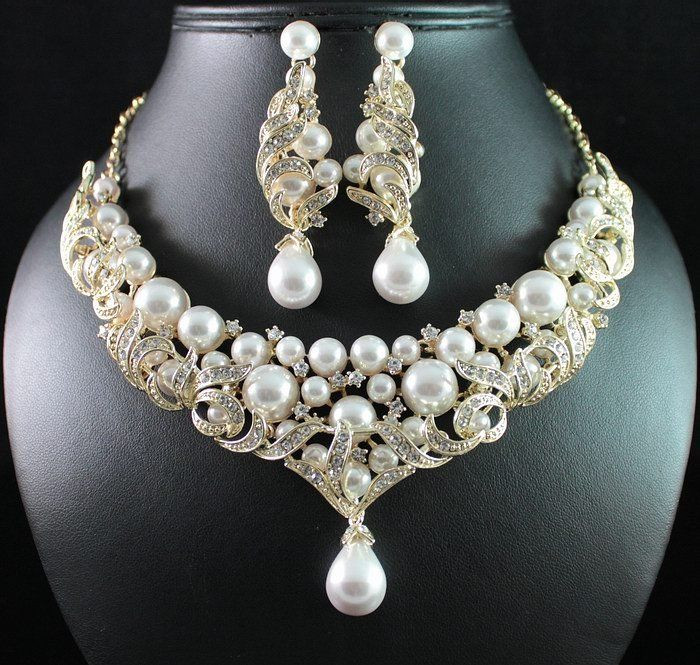 Earrings And Necklace Set
 VICTORIAN PEARL AUSTRIAN RHINESTONE NECKLACE EARRINGS SET