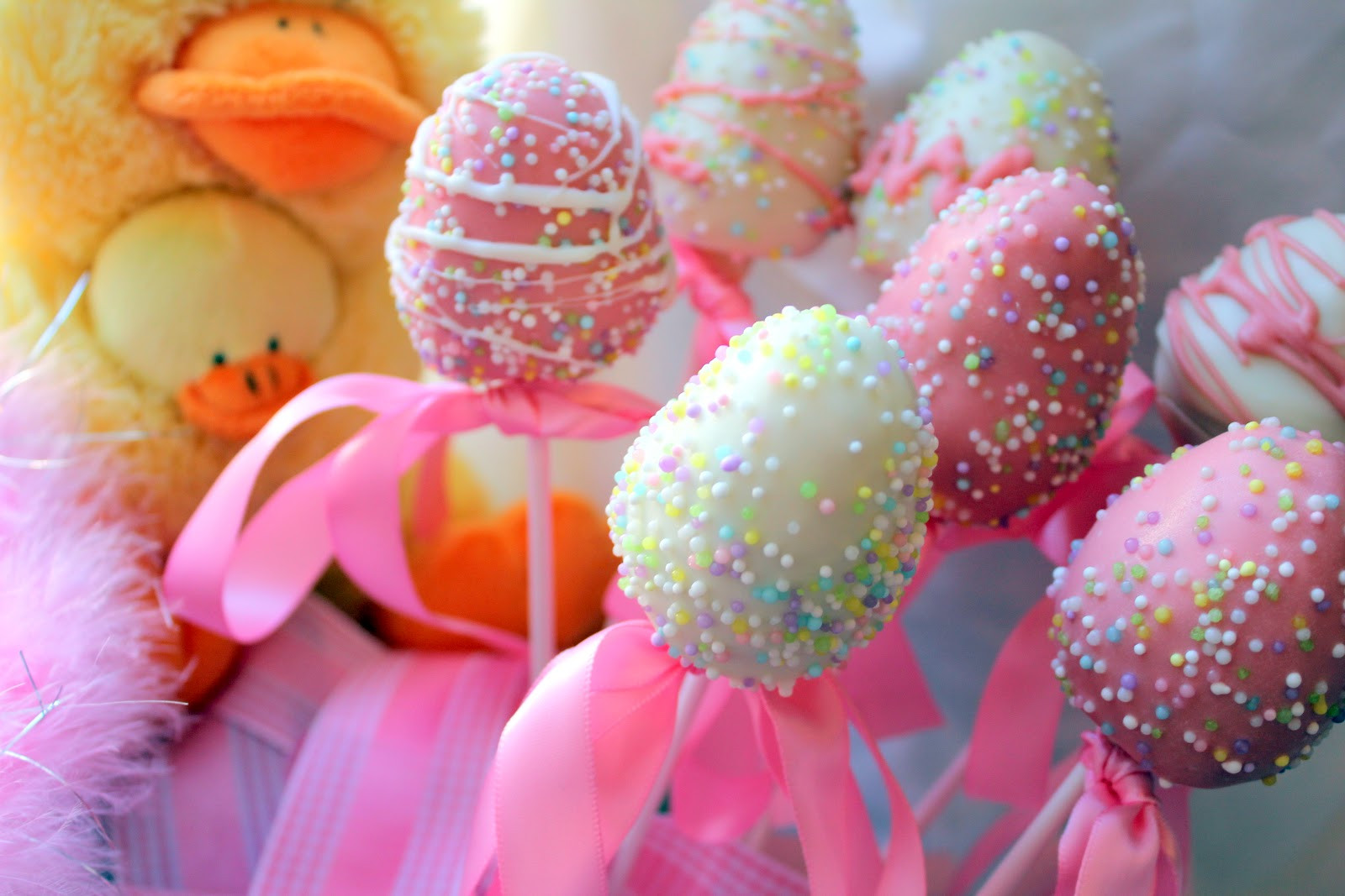 Easter Cake Pop Ideas
 32 Easter Decorating Party Food and Gift Ideas