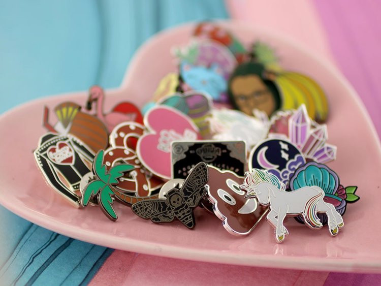 Fandom Pins
 Here s how to wear those cute pins you see everywhere