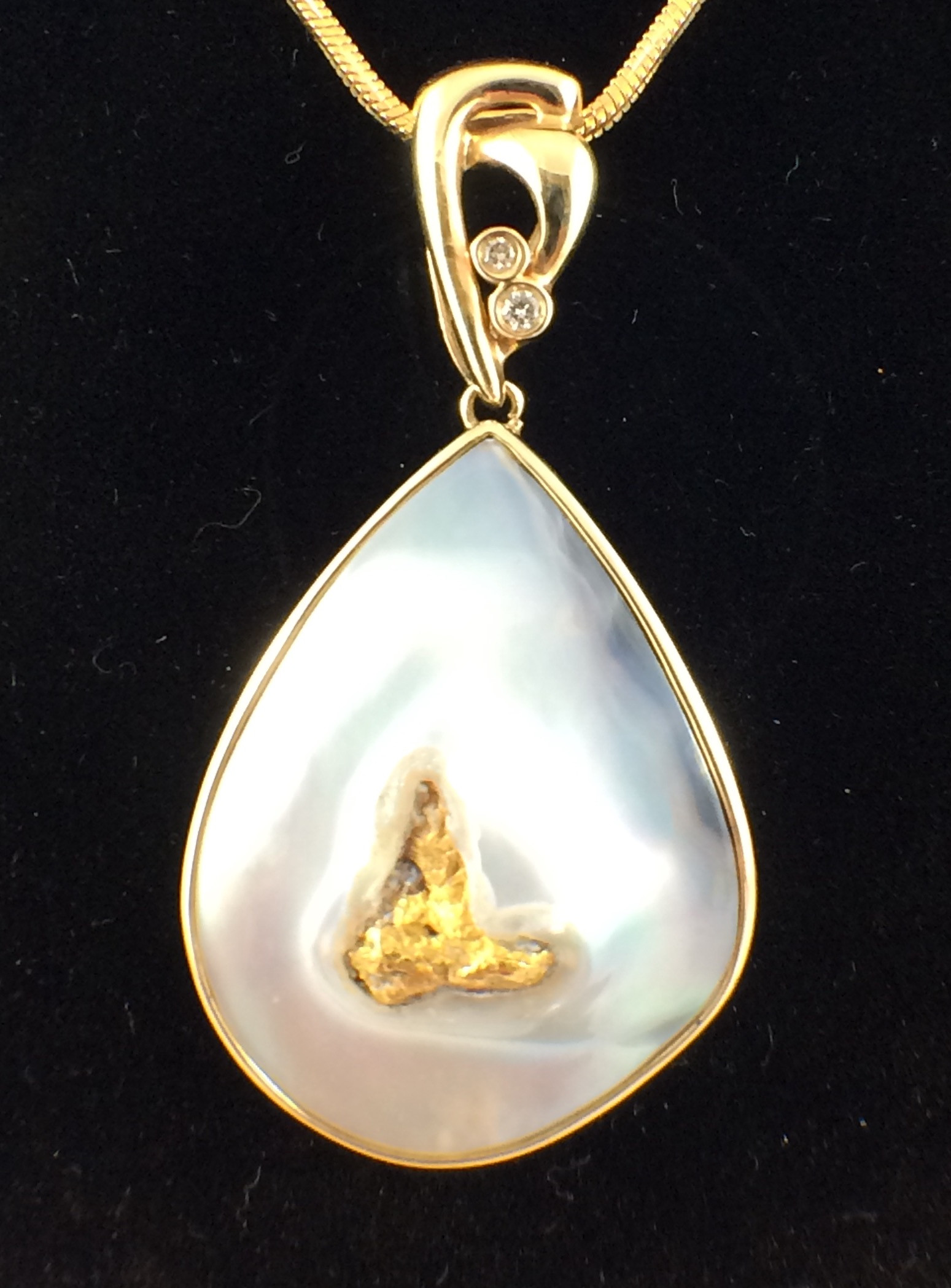 Gold Nugget Necklace
 24ct Gold Nug Seeded in Pearl Pendant Necklace 14ct